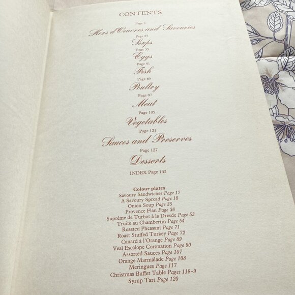 The Royal Blue & Gold Cookbook The Marchioness of Cambridge - Picture 5 of 7